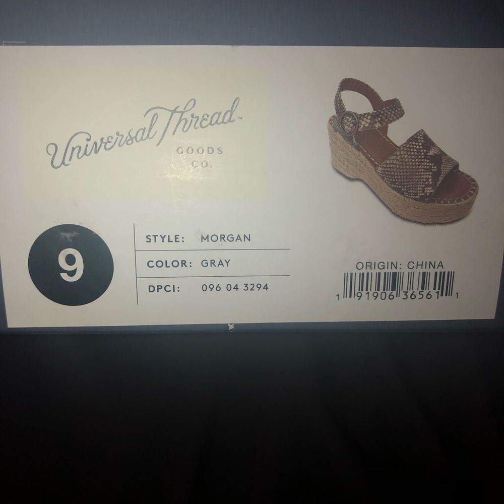 Universal Thread Sandals - Picture 8 of 8